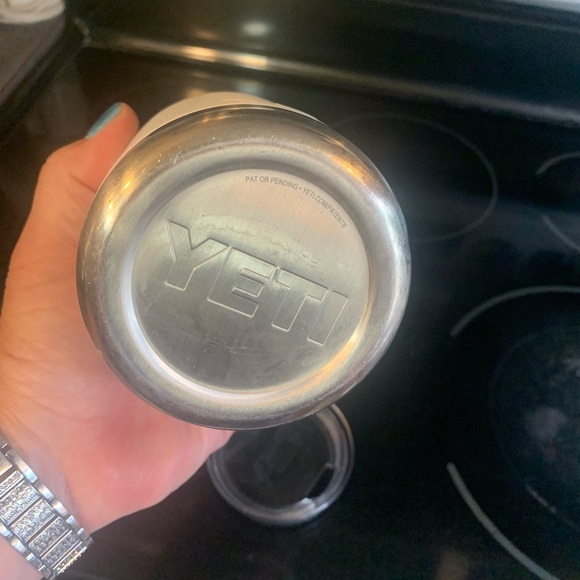 Yeti insulated cup. - Picture 2 of 4